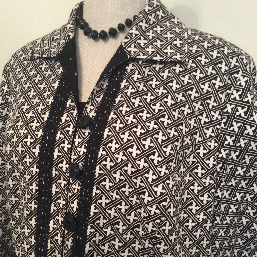 Women's Reversible Half Sleeve Front Button Jacket - image 8